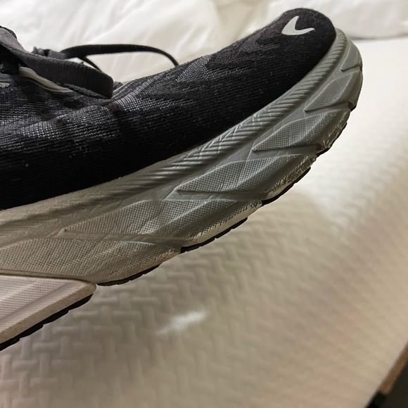 Women’s Arahi 6 Hoka Sneakers - Picture 6 of 11